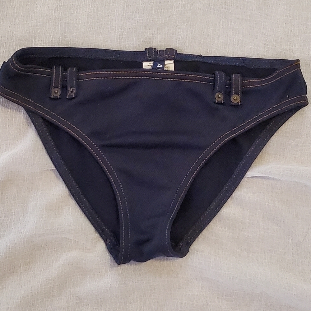 💚5/$25 Ann Cole Denim Looking Stitched Bikini Bottoms with Buckle Detail Small